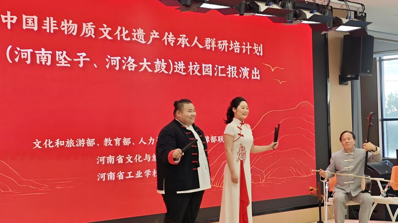 非遗瑰宝进校园，文化薪火赋青春 ——机电工程系开展“非遗进校园”活动