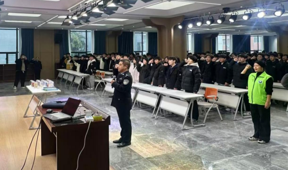 河南省工业学校“冬季禁毒教育启新程，共筑校园无毒防线”